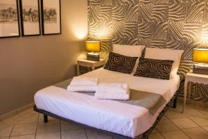 Maisons de vacances Provencal Villa With Forest Views And Pool : photos des chambres
