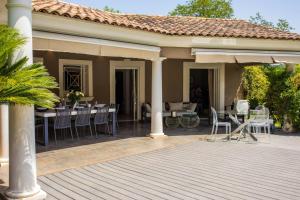 Maisons de vacances Provencal Villa With Forest Views And Pool : photos des chambres