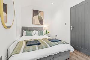 Central Luxe Flats With Spa Facilities