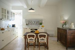 Maisons de vacances Villa D-artiste Avec Piscine A Alleins : photos des chambres
