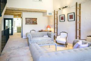 Maisons de vacances Villa D-artiste Avec Piscine A Alleins : photos des chambres