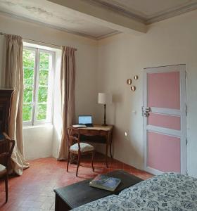Maisons de vacances Villa D-artiste Avec Piscine A Alleins : photos des chambres