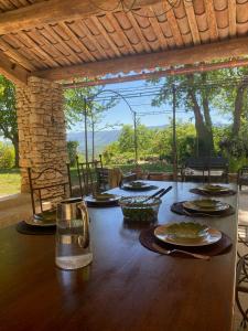 Maisons de vacances Provencal Villa With Panoramic Views In Luberon : photos des chambres