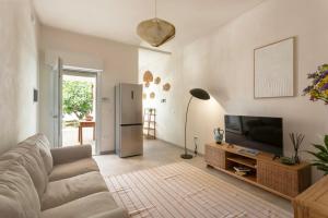 Villa With Saltwater Pool In Manduria Vineyards