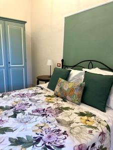 Historic Villa Overlooking Lake Trasimeno