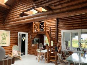 Cosy Vibe And Nature In The Cabin By The Lake