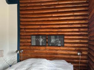 Cosy Vibe And Nature In The Cabin By The Lake