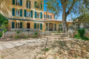 Wine Estate In Méounes-Lès-Montrieux