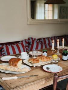 Maisons de vacances Authentic Chalet By The Lignon River : photos des chambres