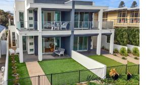 Splendour By The Sea By Wine Coast Holidays