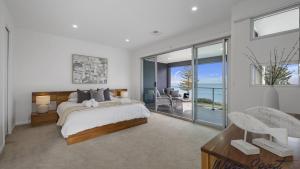 Splendour By The Sea By Wine Coast Holidays