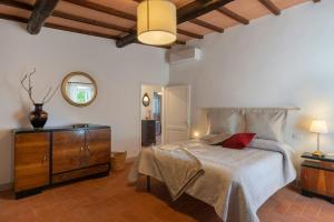 Historic Villa With Pool In Gambassi Terme