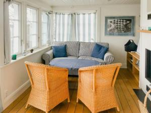 Serene Waterfront Oasis Your Resarö Sanctuary