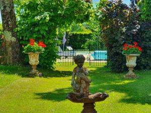 Maisons de vacances Manoir Du Xixe Siecle En Charente Maritime : photos des chambres