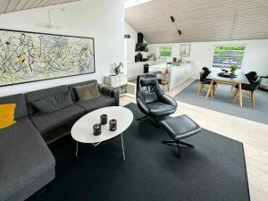 Modern Holiday Home By Marielyst Beach