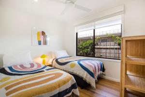 Lemon - Short Walk to Beach