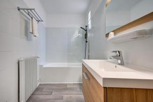 Hotels Logis Hotel La Bastide d'Entraigues : photos des chambres