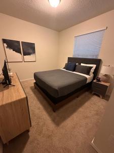 Great Room in excellent community and location