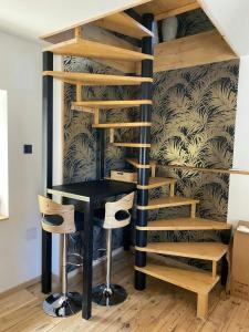 Maisons de vacances Medieval Tower Apartment At Chateau De Champagnat : photos des chambres