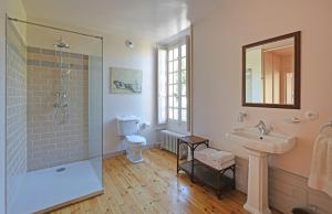 Maisons de vacances Restored Castle In The Heart Of Loire Valley : photos des chambres