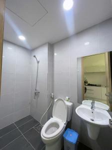 Studio Millennium District 4 with Balcony Bitexco view, Netflix