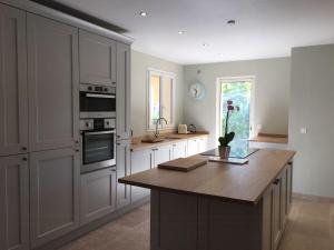 Villa With Sea View And Infinity Pool Near Cannes