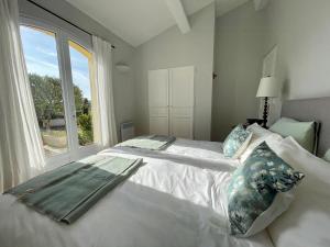 Villa With Sea View And Infinity Pool Near Cannes