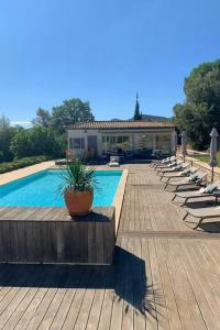 Maisons de vacances Contemporary Villa With Pool In Provence : photos des chambres