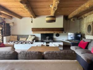 Maisons de vacances Renovated Barn With Pyrenees Mountain Views : photos des chambres
