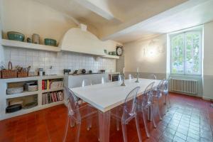 18Th Century Bastide With Heated Pool In Provence