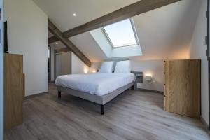 Bright Duplex in Albiez-Montrond - 2 Bedrooms Close to the Slopes