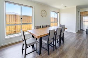 Spacious Family Retreat 4BR Home Parks Zoo Golf