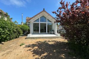 Maisons de vacances Family house by the sea : Maison de Vacances