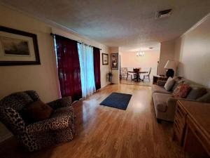 Pet-Friendly 3-Bedroom Ranch with Backyard, Fireplace & Near Nashville