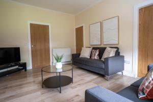 3 BDR Flat By Caledonia Luxe Stays Short Lets & Serviced Accommodation Glasgow