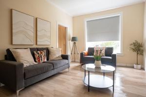 3 BDR Flat By Caledonia Luxe Stays Short Lets & Serviced Accommodation Glasgow