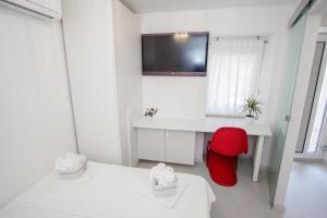 Luxury Studio Apartment White Sensation