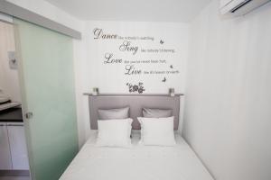 Luxury Studio Apartment White Sensation