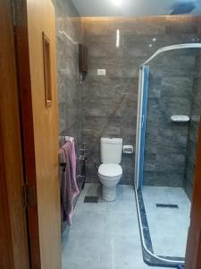 كمبوند وان قطامية معمار المرشدي علي دائري المعادي برج 207 شقة 711 بالقرب من مطار القاهرة