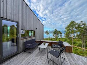 Architect-Designed Cabin With View In Molde