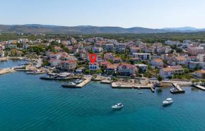 1 Bedroom Lovely Apartment In Brodarica