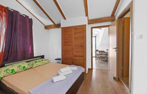 1 Bedroom Lovely Apartment In Brodarica 