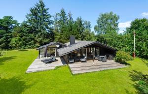 Nice Home In Blåvand With Wifi