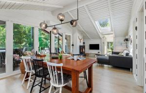 Nice Home In Blåvand With Wifi