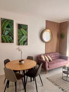 Stylish 2-bedroom Apartment- near Valletta! Great for families or groups