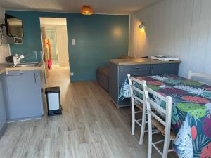 Appartement rénové avec terrasse très bien situé