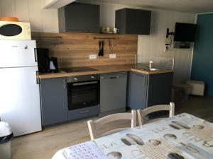 Appartement rénové avec terrasse très bien situé