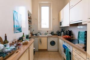 Appartements Beautiful 90m seafront apartment : photos des chambres