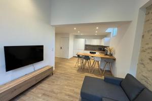 Appartements Apartment 7-rooms with terrace in Nimes : photos des chambres