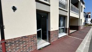 Première Vague - proche de la plage